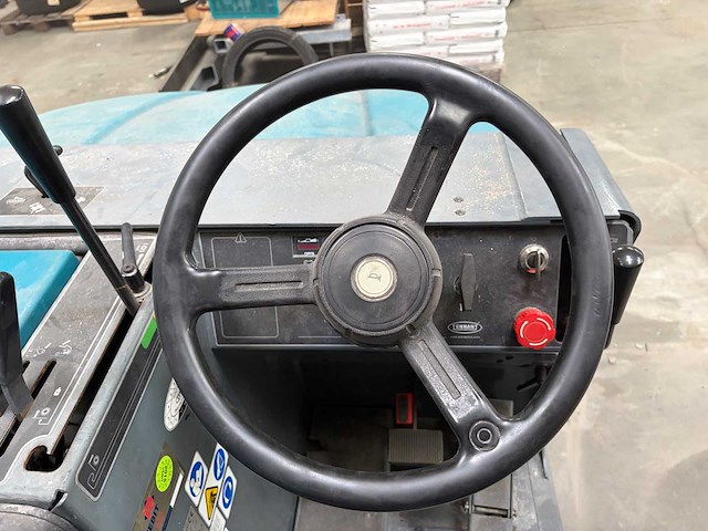 2011 tennant s20 industriële opzit-veeg-/zuigmachine - afbeelding 9 van  55
