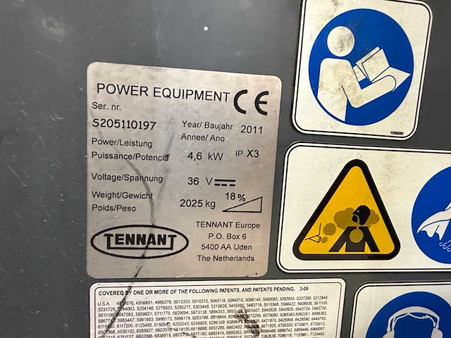 2011 tennant s20 industriële opzit-veeg-/zuigmachine - afbeelding 51 van  55