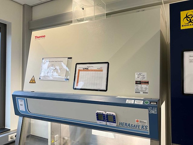 2011 thermo scientific herasafe ks 12 microbiologische veiligheidskast en12469 - afbeelding 3 van  9