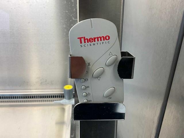 2011 thermo scientific herasafe ks 12 microbiologische veiligheidskast en12469 - afbeelding 8 van  9