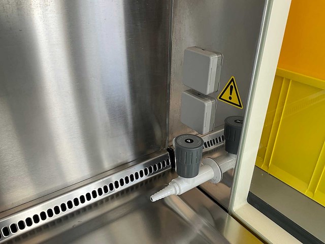 2011 thermo scientific herasafe ks 12 microbiologische veiligheidskast en12469 - afbeelding 6 van  8