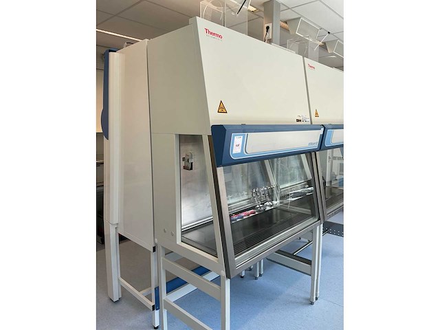 2011 thermo scientific herasafe ks 12 microbiologische veiligheidskast en12469 - afbeelding 2 van  8