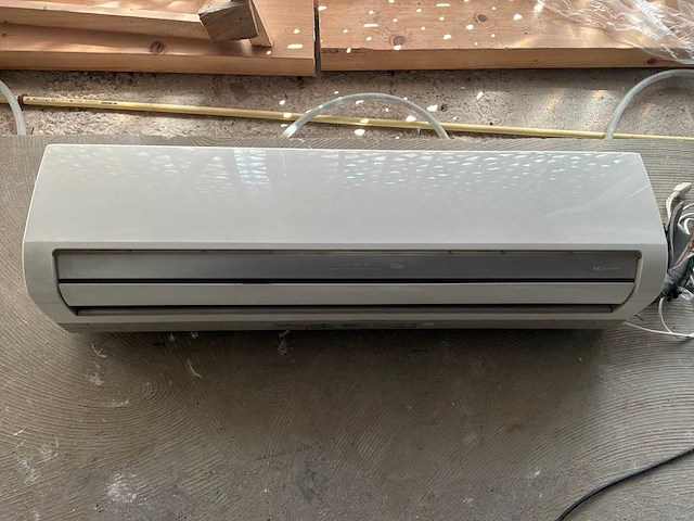 2011 toshiba airconditioning buitenunit en binnenunit - afbeelding 3 van  10