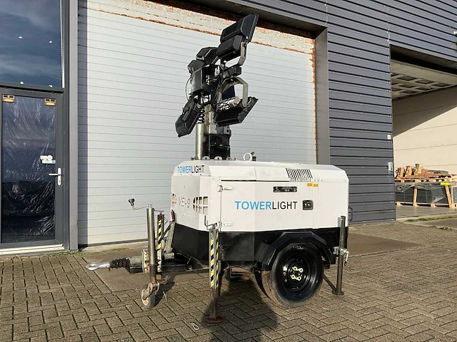 2011 towerlight vb-9 mobiele lichtmast - afbeelding 1 van  11