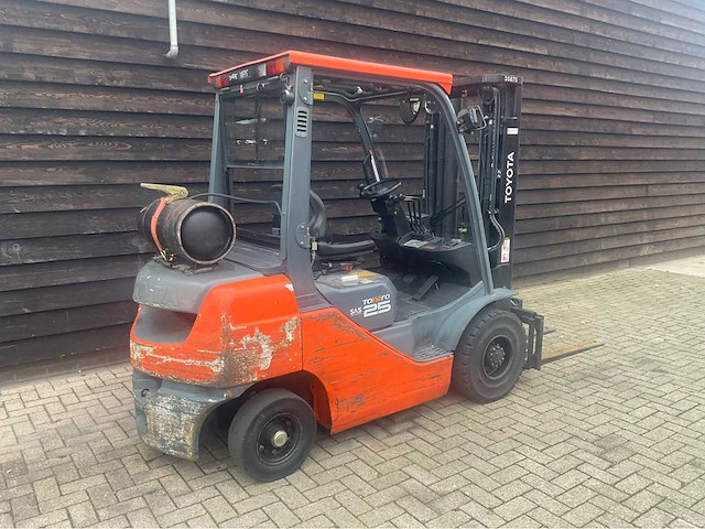 2011 toyota 02-8fgf25 vorkheftruck - afbeelding 2 van  4