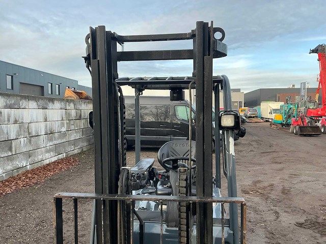 2011 toyota 8fbet16 vorkheftruck - afbeelding 6 van  29