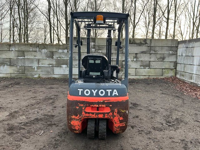 2011 toyota 8fbet16 vorkheftruck - afbeelding 24 van  29