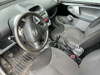 2011 toyota aygo 1.0-12v cool personenauto - afbeelding 2 van  17