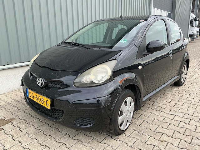 2011 toyota aygo 1.0-12v cool personenauto - afbeelding 1 van  17