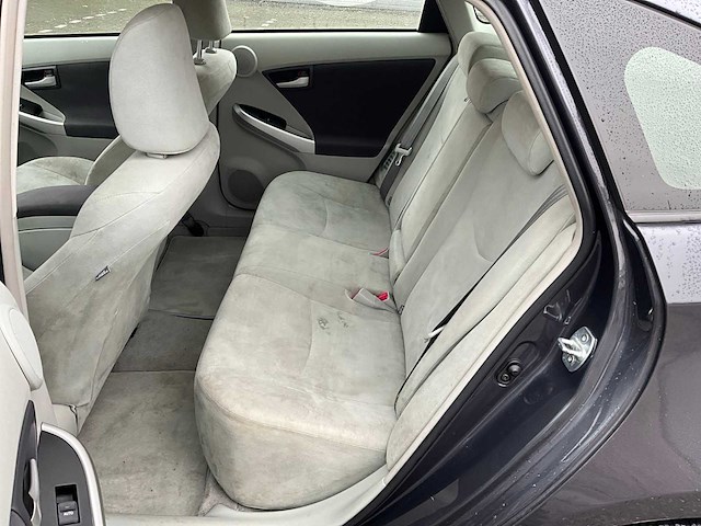 2011 toyota prius 1.6 hybride personenauto 61-pvd-6 - afbeelding 24 van  38