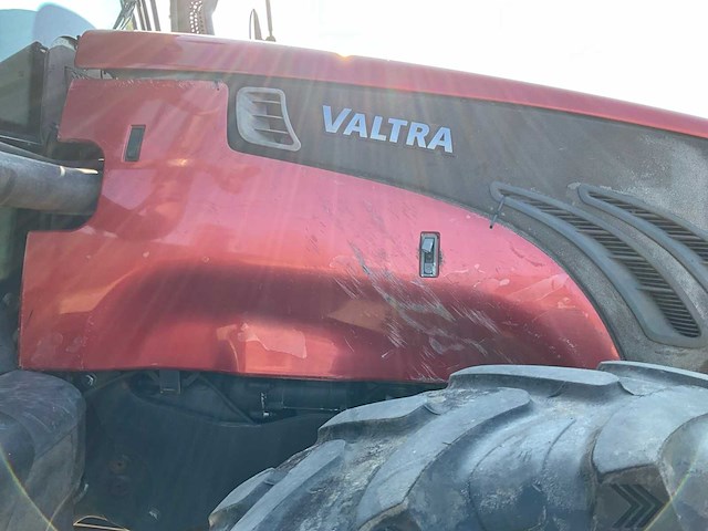 2011 valtra t152 vierwielaangedreven landbouwtractor - afbeelding 13 van  21