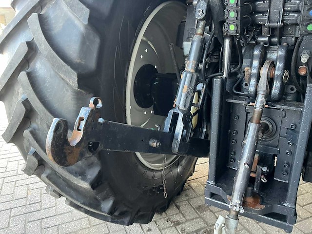 2011 valtra t202 direct vierwielaangedreven landbouwtractor - afbeelding 8 van  33