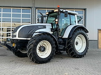 2011 valtra t202 direct vierwielaangedreven landbouwtractor - afbeelding 1 van  33