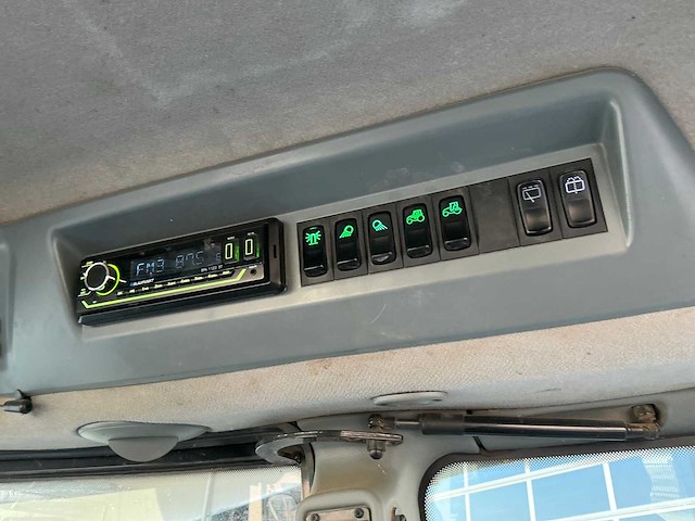 2011 valtra t202 direct vierwielaangedreven landbouwtractor - afbeelding 26 van  33