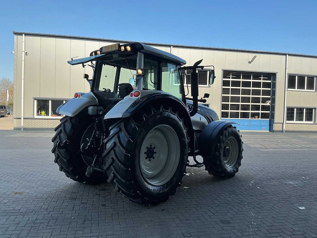 2011 valtra t202 direct vierwielaangedreven landbouwtractor - afbeelding 30 van  33