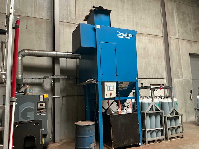2011 vernet behringer mag b 2025 plasmasnijmachine + donaldson afzuiginstallatie - afbeelding 14 van  28