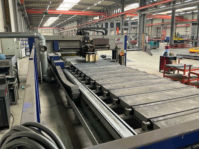 2011 vernet behringer mag b 2025 plasmasnijmachine + donaldson afzuiginstallatie - afbeelding 24 van  28