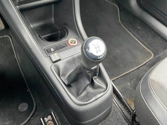 2011 volkswagen up! 1.0 high up! bluem. personenauto - afbeelding 10 van  24