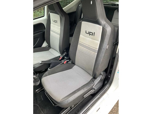 2011 volkswagen up! 1.0 high up! bluem. personenauto - afbeelding 15 van  24