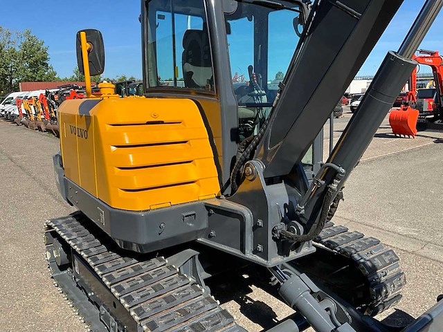 2011 volvo ec60c midigraafmachine - afbeelding 7 van  23