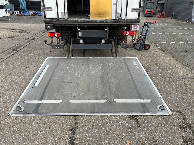 2011 volvo fl240 koel/vries vrachtwagen - afbeelding 9 van  43