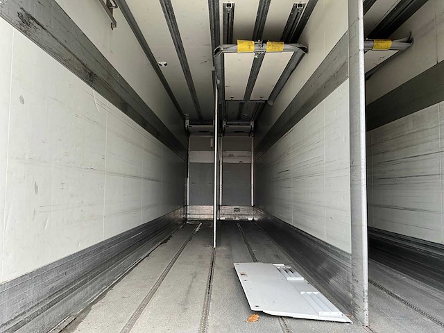 2011 volvo fl240 koel/vries vrachtwagen - afbeelding 12 van  43