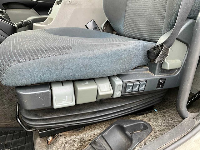 2011 volvo fl240 koel/vries vrachtwagen - afbeelding 16 van  43