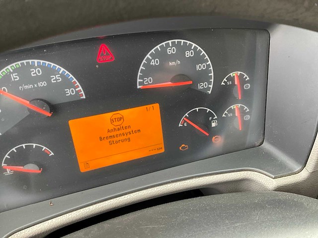 2011 volvo fl240 koel/vries vrachtwagen - afbeelding 39 van  43