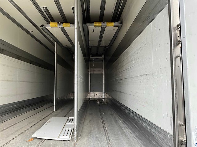 2011 volvo fl240 koel/vries vrachtwagen - afbeelding 23 van  43