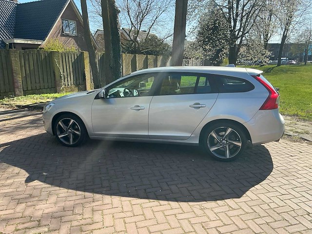 2011 volvo v60 1.6 t4 kinetic personenauto - afbeelding 12 van  23