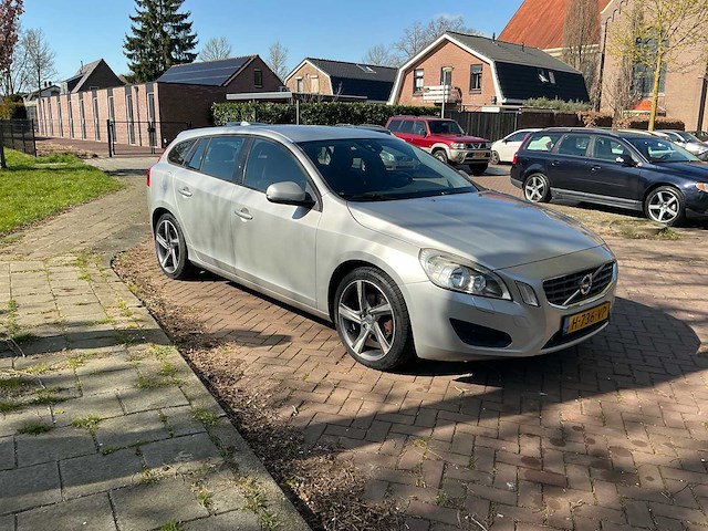 2011 volvo v60 1.6 t4 kinetic personenauto - afbeelding 20 van  23