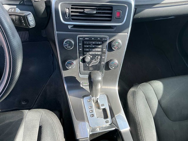 2011 volvo v60 1.6 t4 kinetic personenauto - afbeelding 15 van  23