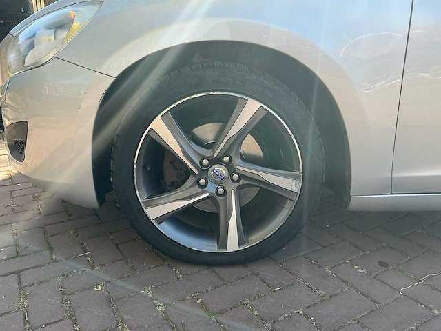 2011 volvo v60 1.6 t4 kinetic personenauto - afbeelding 8 van  23