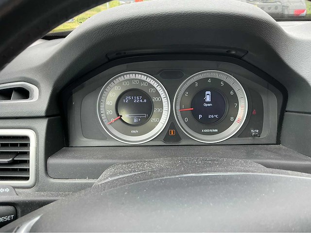 2011 volvo v70 1.6 t4 lim. edition personenauto - afbeelding 13 van  20