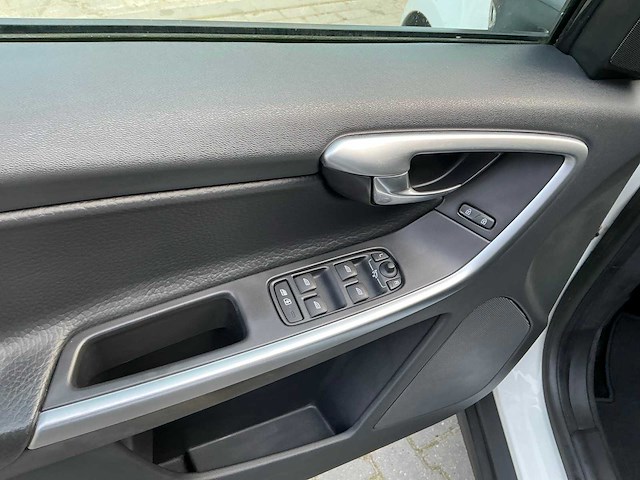 2011 volvo xc60 3.2 awd - afbeelding 6 van  31