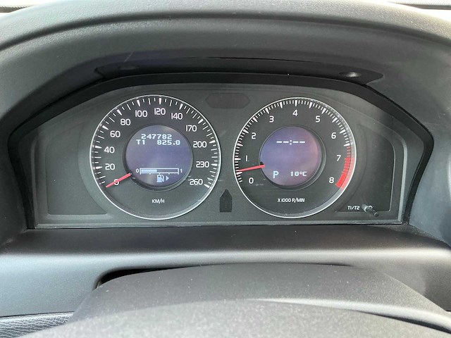 2011 volvo xc60 3.2 awd - afbeelding 8 van  31