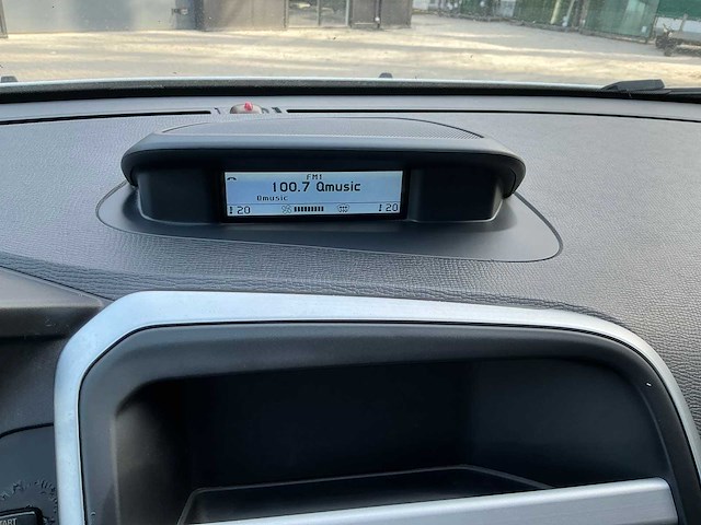 2011 volvo xc60 3.2 awd - afbeelding 9 van  31