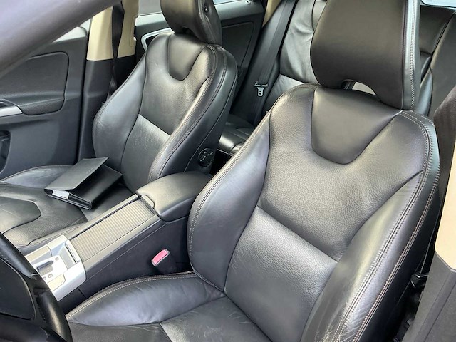 2011 volvo xc60 3.2 awd - afbeelding 14 van  31