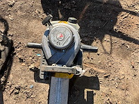 2011 wacker neuson breaker bh 24 lowvib benzine breekhamer - afbeelding 4 van  6