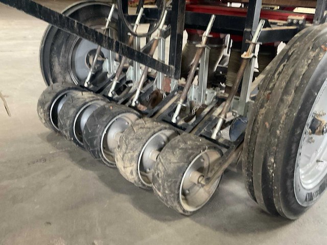 2011 warrens delta plater drill six uien planter - afbeelding 11 van  15