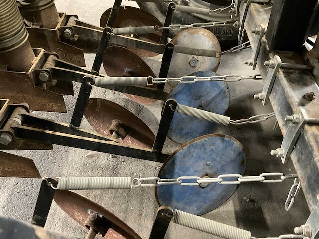 2011 warrens delta plater drill six uien planter - afbeelding 4 van  5