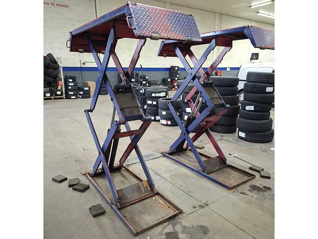 2011 werther international stratos srm schaarhefbrug 3,2ton - afbeelding 1 van  11