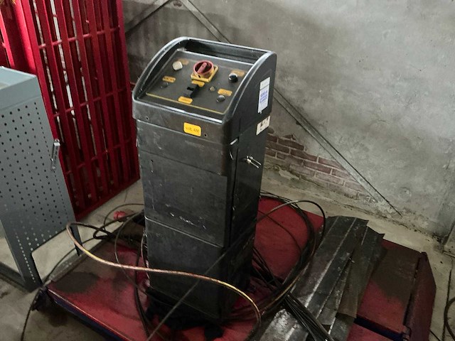 2011 werther international stratos srm schaarhefbrug 3,2ton - afbeelding 10 van  11