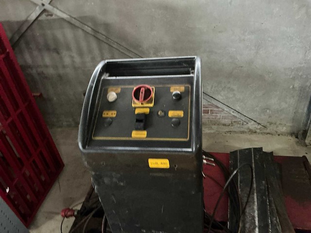 2011 werther international stratos srm schaarhefbrug 3,2ton - afbeelding 4 van  11