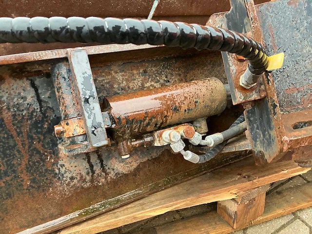 2011 zfe 21051 graafbak - afbeelding 4 van  6