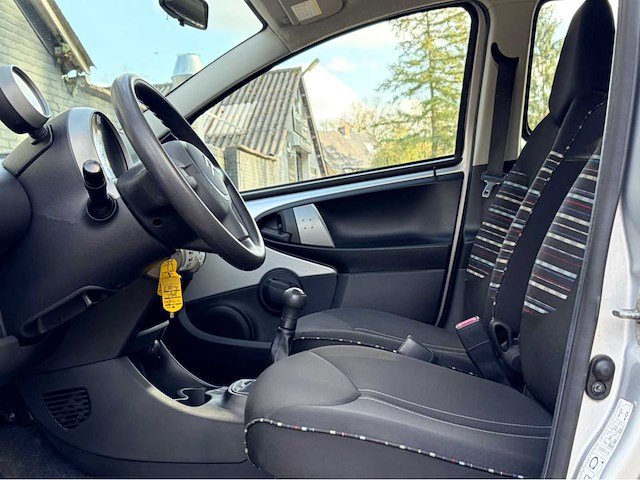 2012 - citroen - c1 1.0 tendance - personenauto - afbeelding 15 van  15