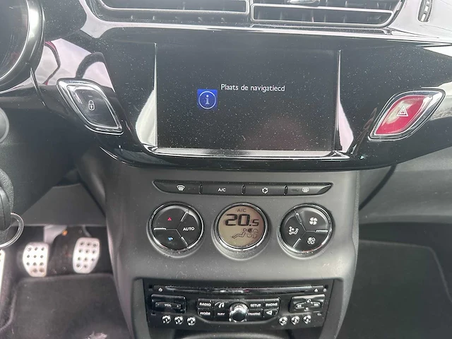 2012 - citroen - ds3 - 1.2 vti chic - 78-zjr-8 - afbeelding 4 van  15