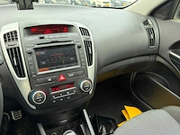 2012 - kia - cee'd sporty wagon - 1.4 cvvt nav.pl.pack 19-tpb-3 iaw - afbeelding 8 van  17