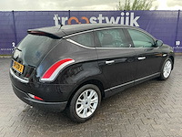 2012 - lancia - delta - 1.6-16v silver - personenauto - afbeelding 4 van  4