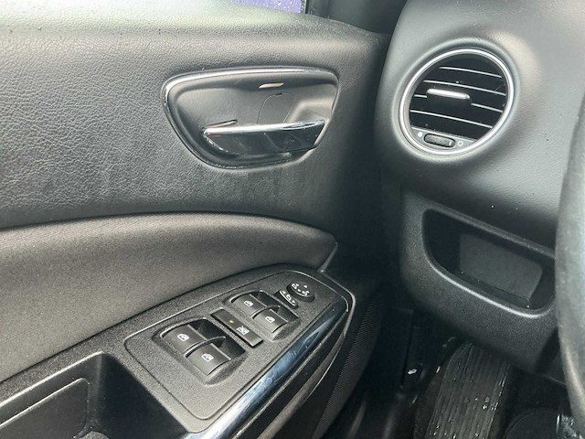 2012 - lancia - delta - 1.6-16v silver - personenauto - afbeelding 2 van  12